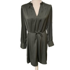 H&M | Green Satin Tie Waist Long Sleeve V Neck Midi Dress Size Medium